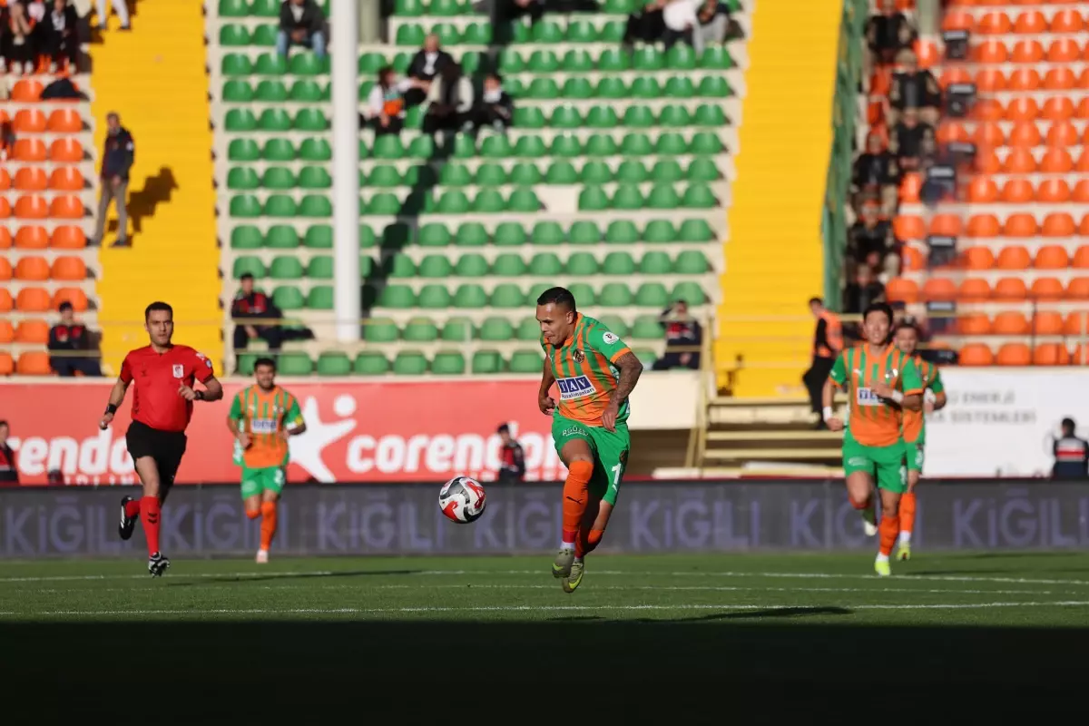 Alanyaspor, Konyaspor\'u 2-1 Yenerek 3 Puan Aldı