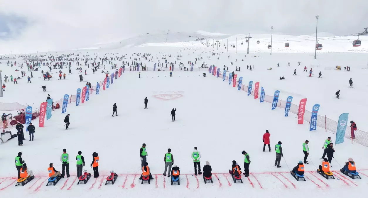 Sevgililer Günü\'nde Eğlenceli Yarışma