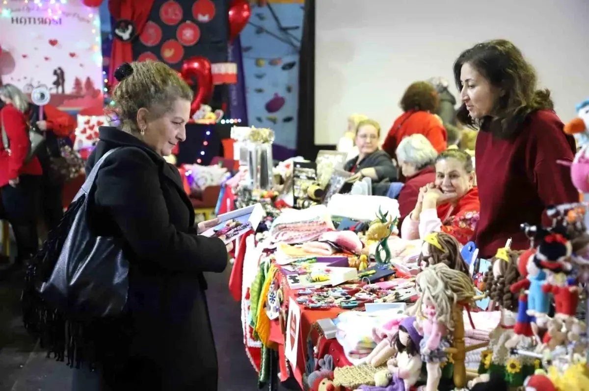 Kartal\'da Sevgililer Günü\'ne özel kadın emeği pazarı başladı