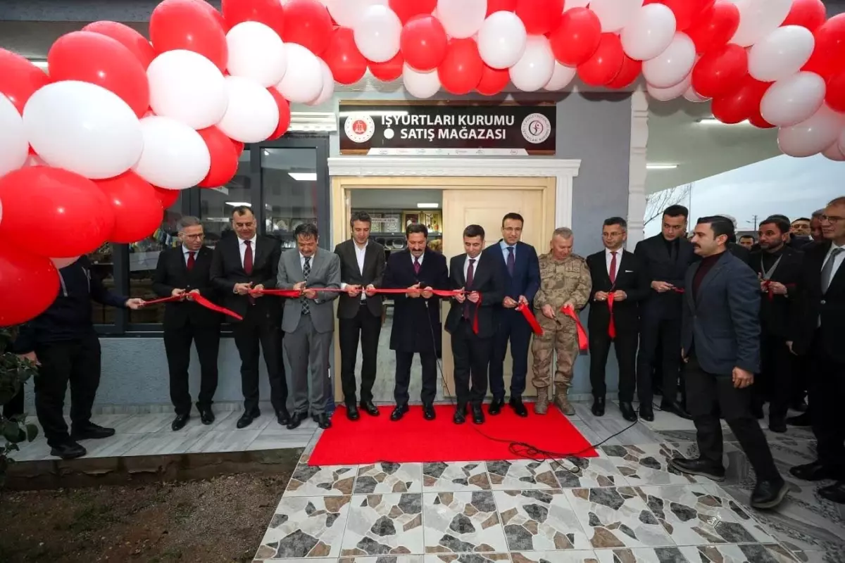 Kırıkhan\'da İşyurtları Satış Mağazası Açıldı