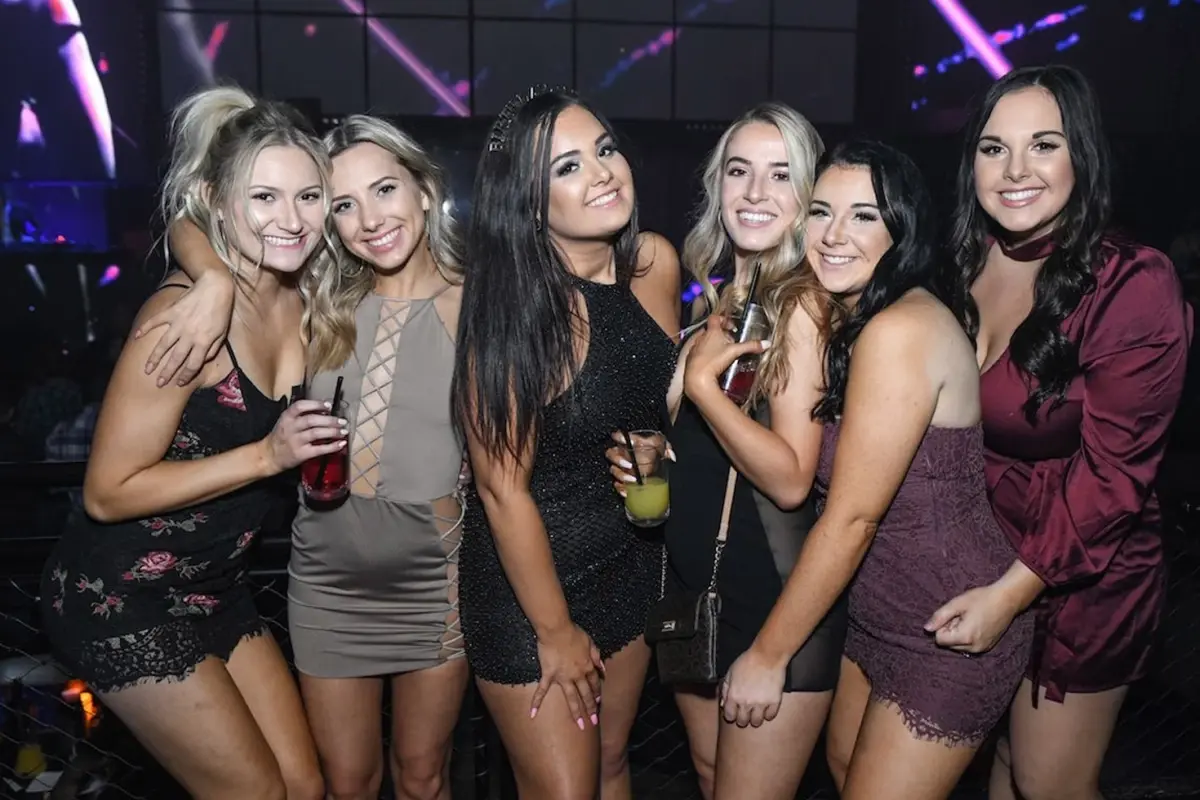 Sevgililer Günü için bin 500 TL\'ye erkek arkadaş kiralıyorlar