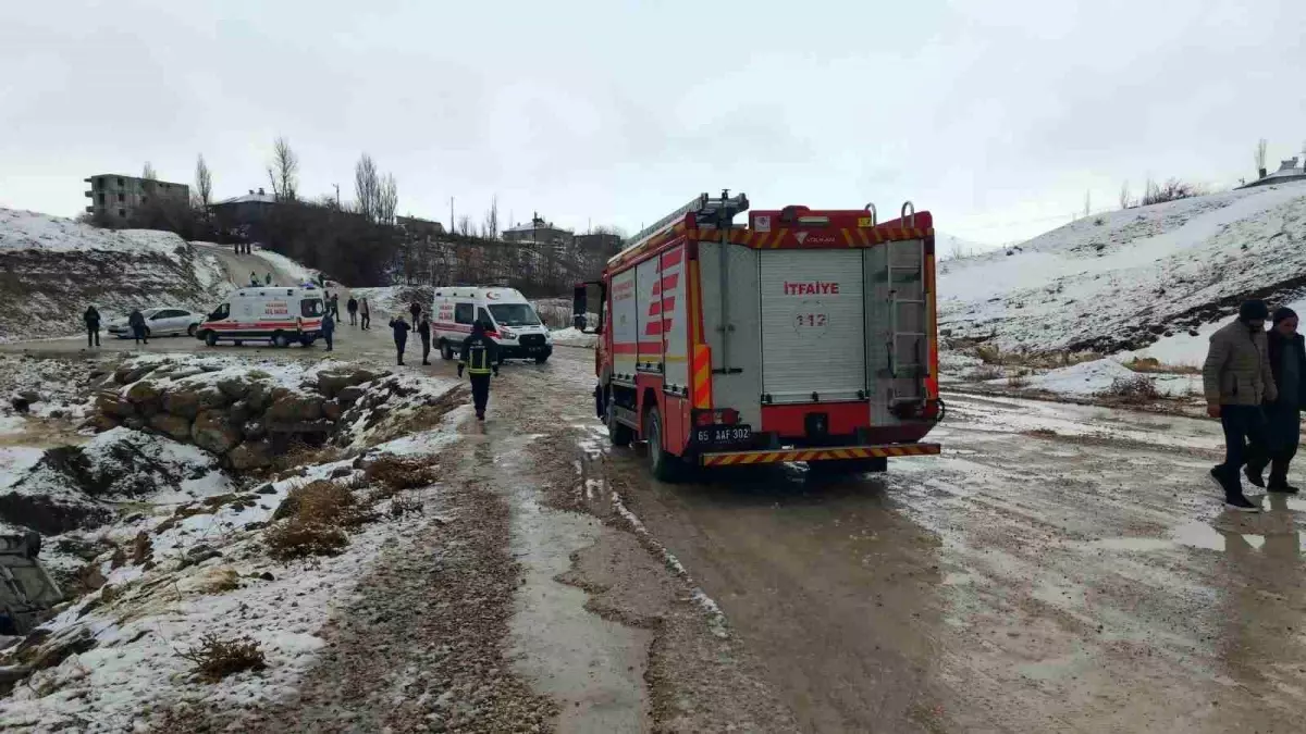 Van\'da Trafik Kazası: 3 Yaralı