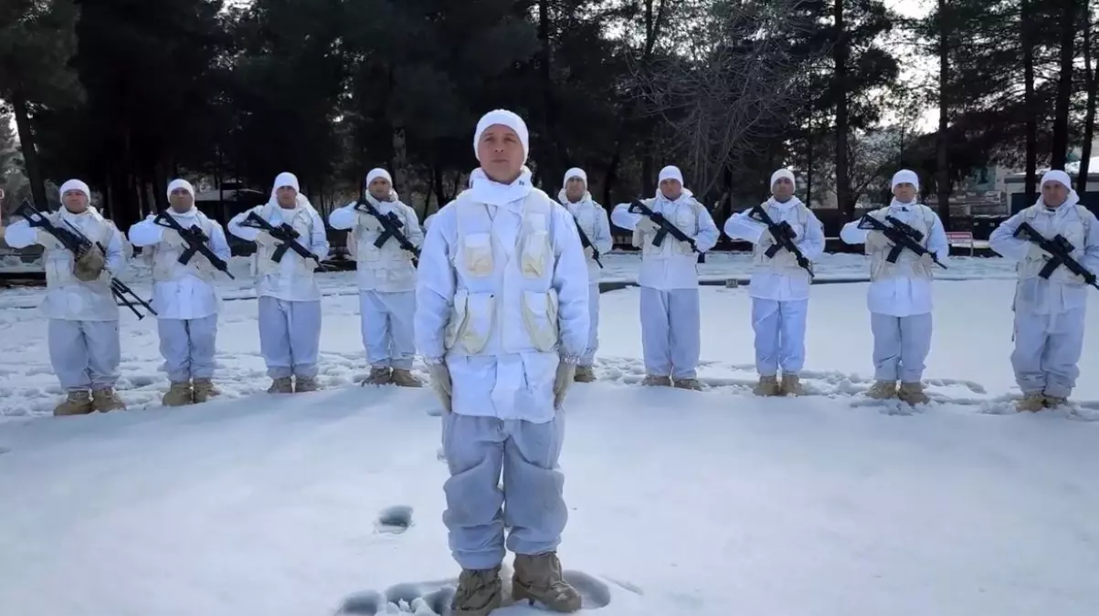 Sabahat Teyze\'den Komandolara 400 Bere