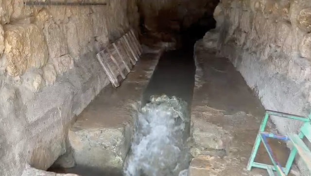 380 yıllık camide tarihi an! Birden canlandı, köylüler sevinçten dört köşe oldu