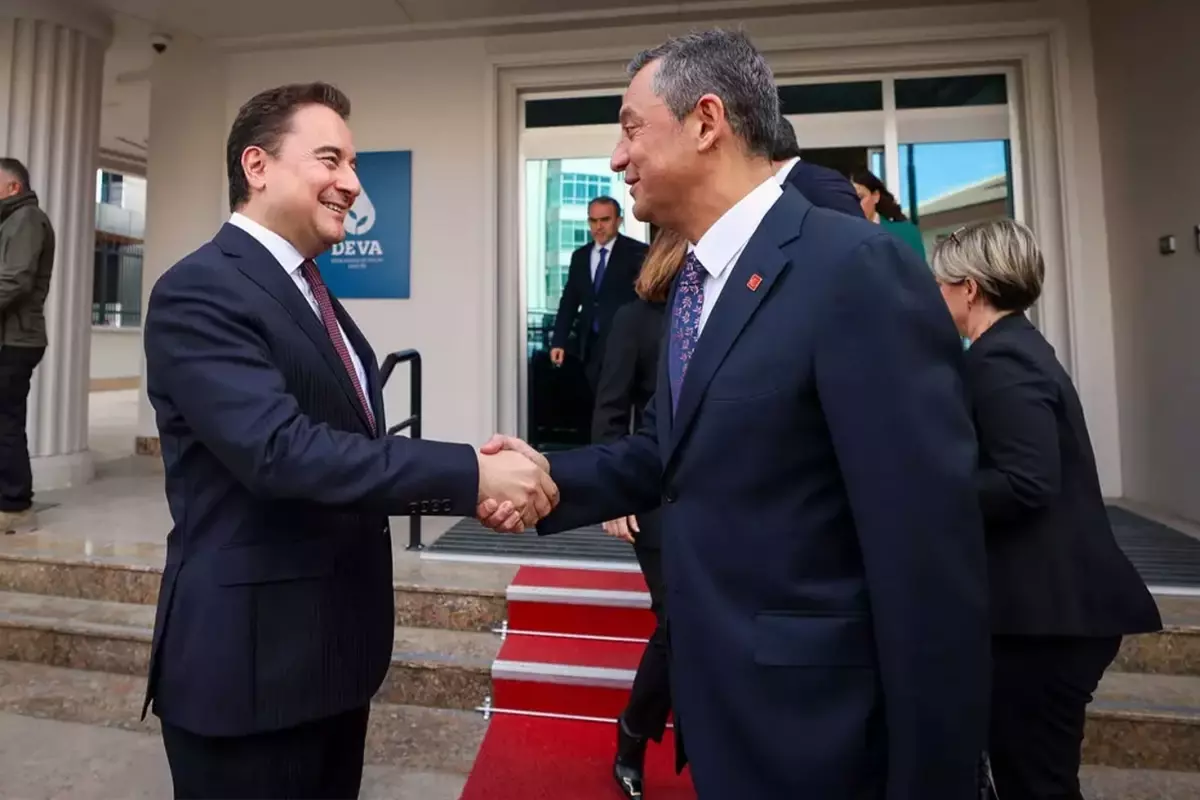 Ali Babacan\'dan Özgür Özel\'e rest: Kavga çıkar