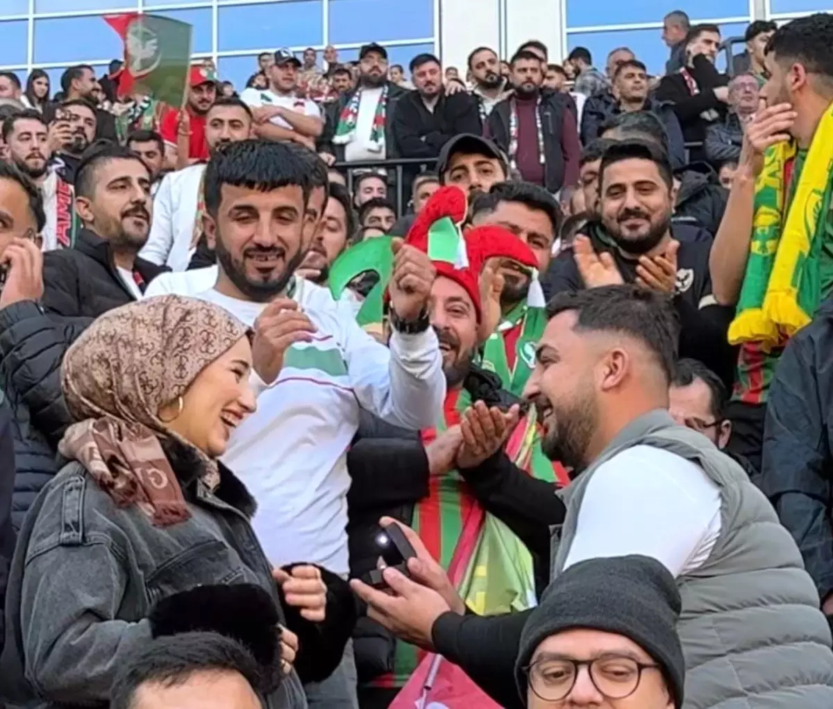 Trendyol 1. Lig\'de Romantik Evlilik Teklifi