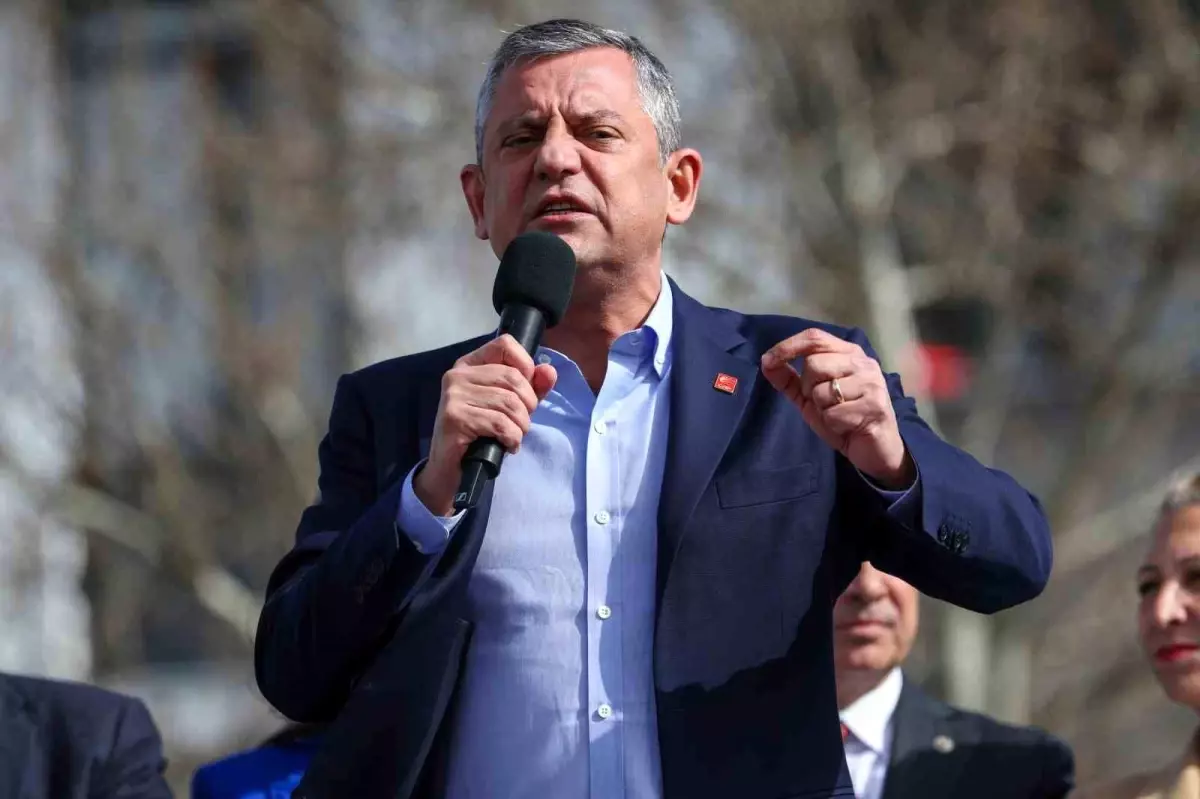 CHP Genel Başkanı Özel: "Egeliler hem kendi evlatlarına hem genel başkanlarına sahip çıktı"