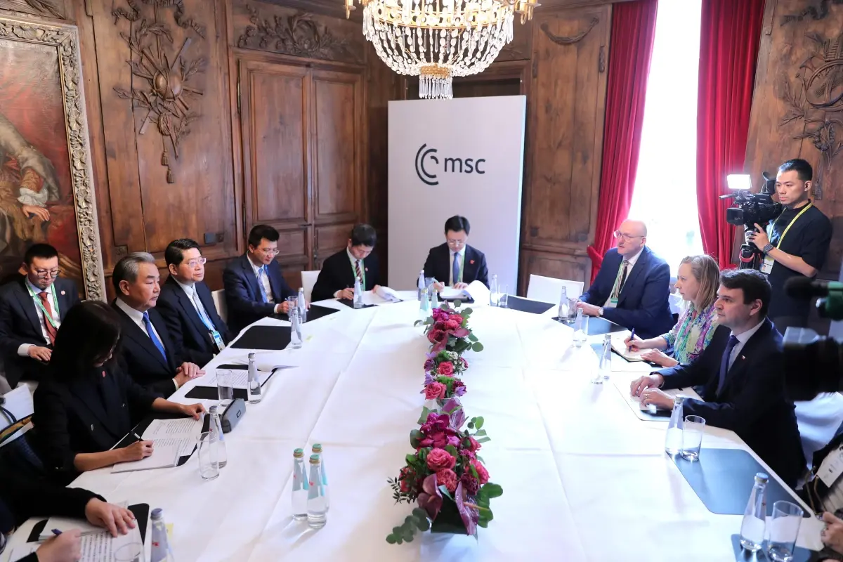 Çin ve Çekya İlişkilerini Güçlendirme İsteği