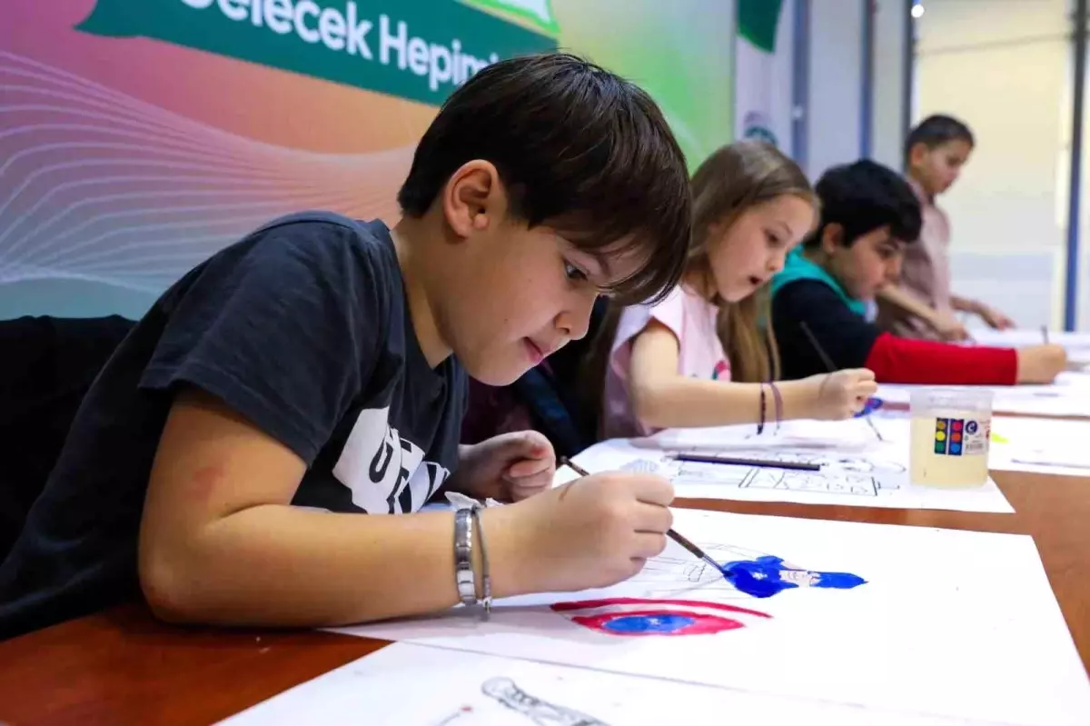 Çocuklar bir günlüğüne ressam oldu