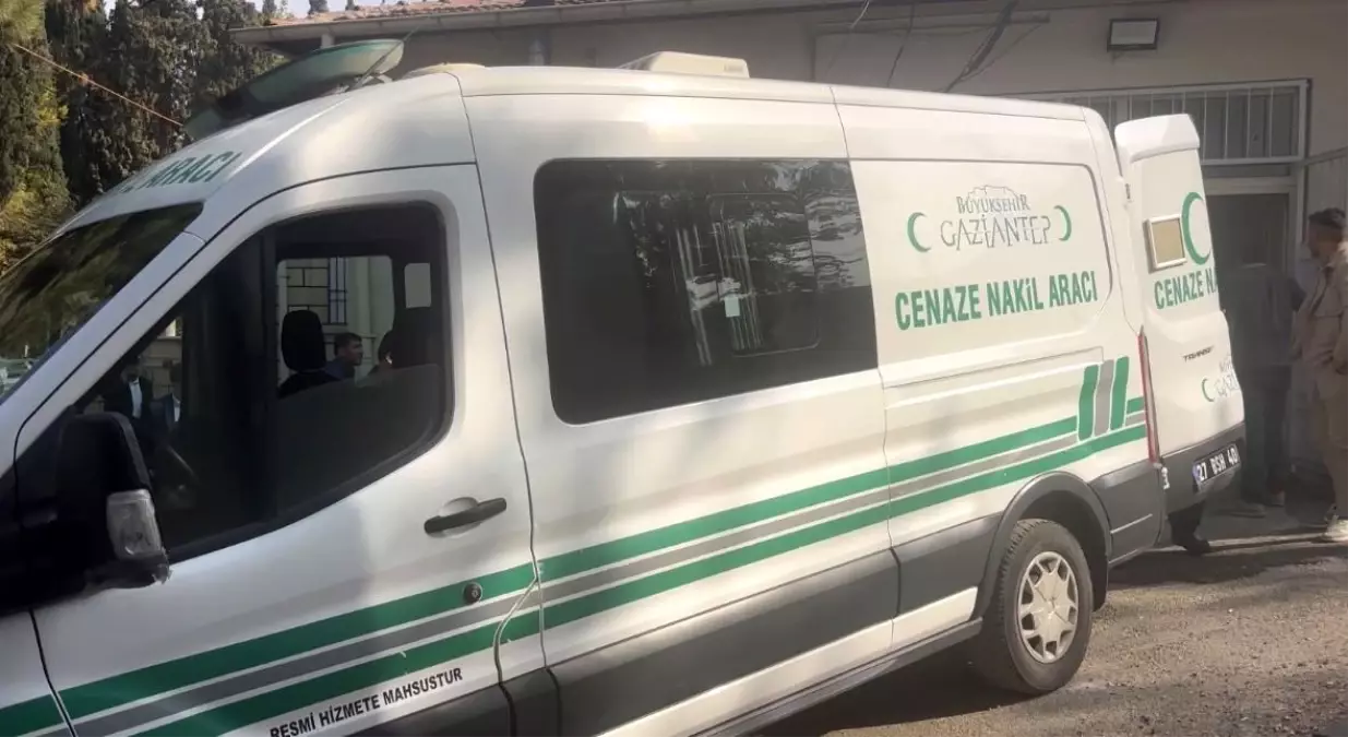 Düğün salonu önünde dehşet! Silahlı saldırıya uğrayan genç öldü