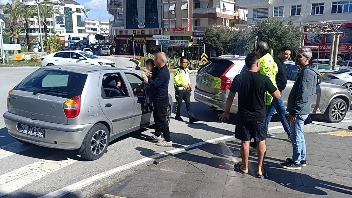 Motosiklet Sürücüsüne Yetersiz Ehliyet ve Kasksızlıktan Ceza