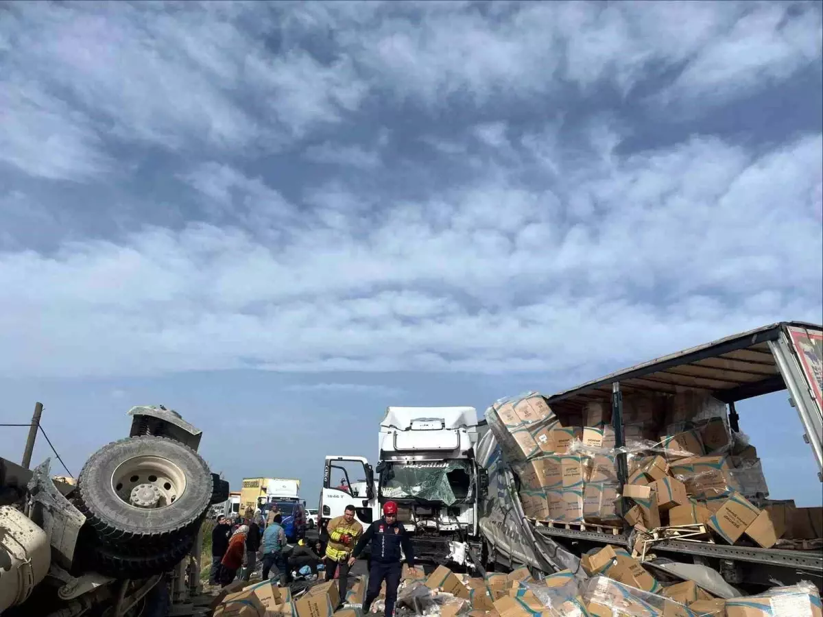 Manisa\'da Trafik Kazası: 5 Yaralı