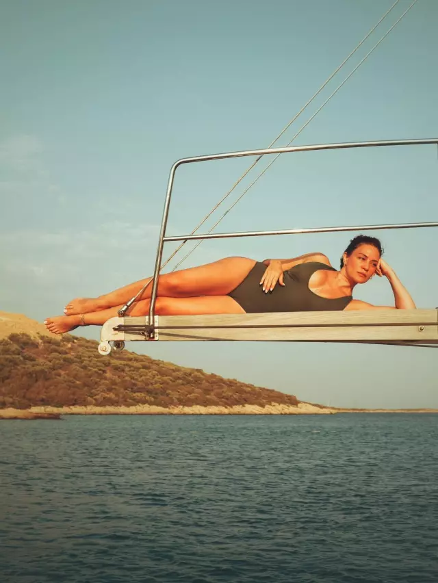 Özge Borak yeni yaşını mayolu pozlarıyla karşıladı Özge Borak yeni yaşını mayolu pozlarıyla karşıladı