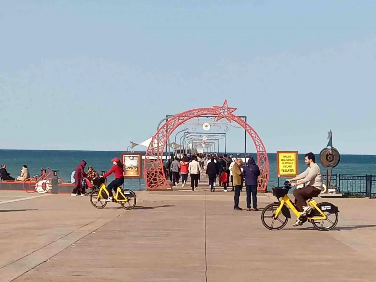 Samsun\'da Yalancı Bahar Coşkusu