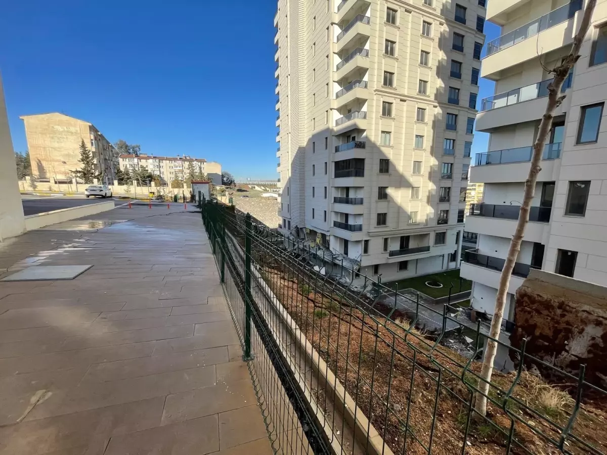 Şanlıurfa\'da İstinat Duvarı Çöktü