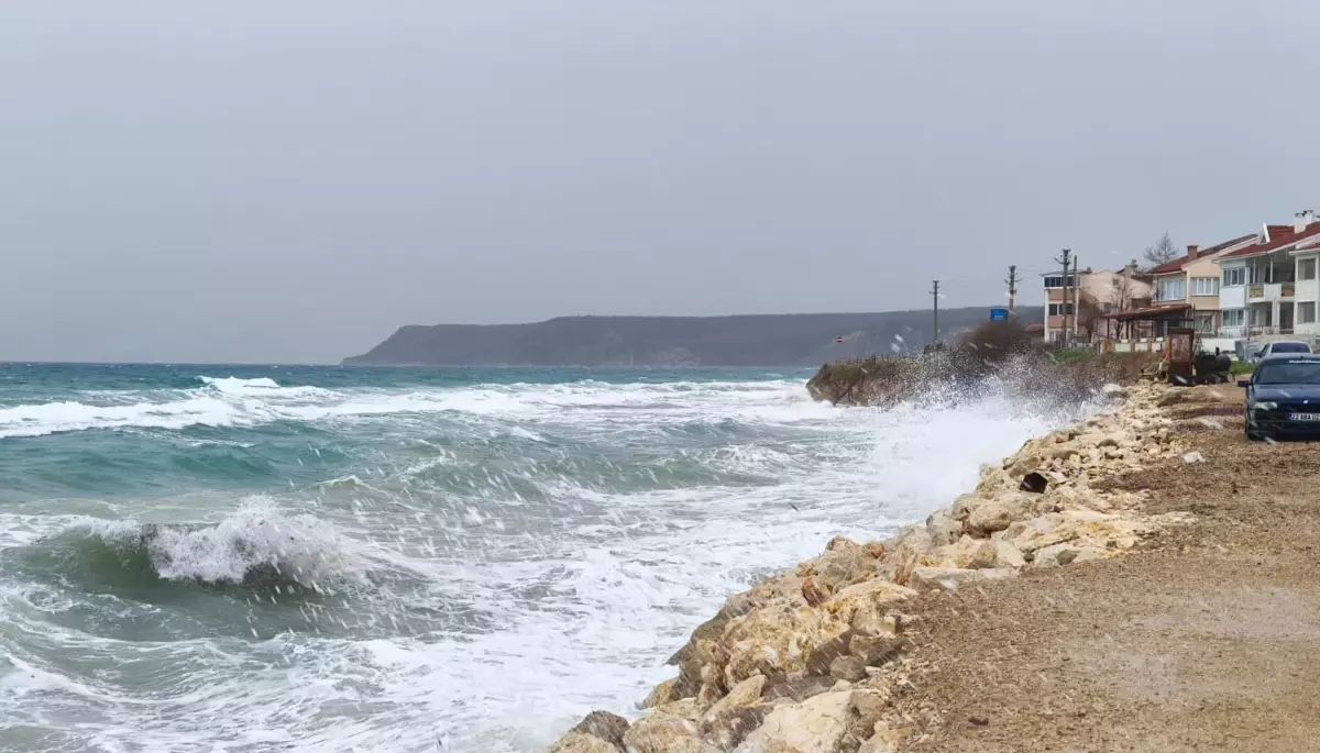 Edirne\'de Fırtına Dev Dalgalar Oluşturdu