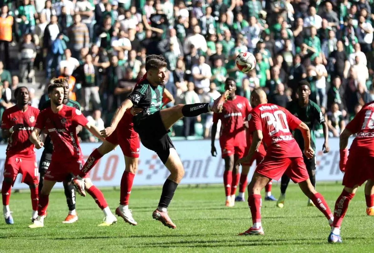 Kocaelispor 1-0 Önde