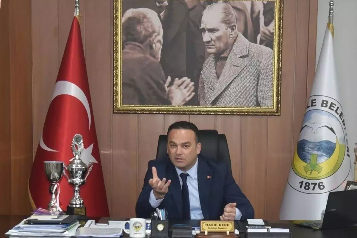 16 yaşındaki kıza tacizle suçlanıyordu! CHP\'den kesin ihraç kararı 