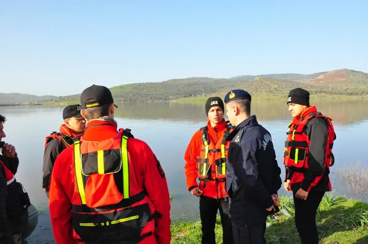 18 yaşındaki Halil Burak\'ın, gölette cansız bedenine ulaşıldı