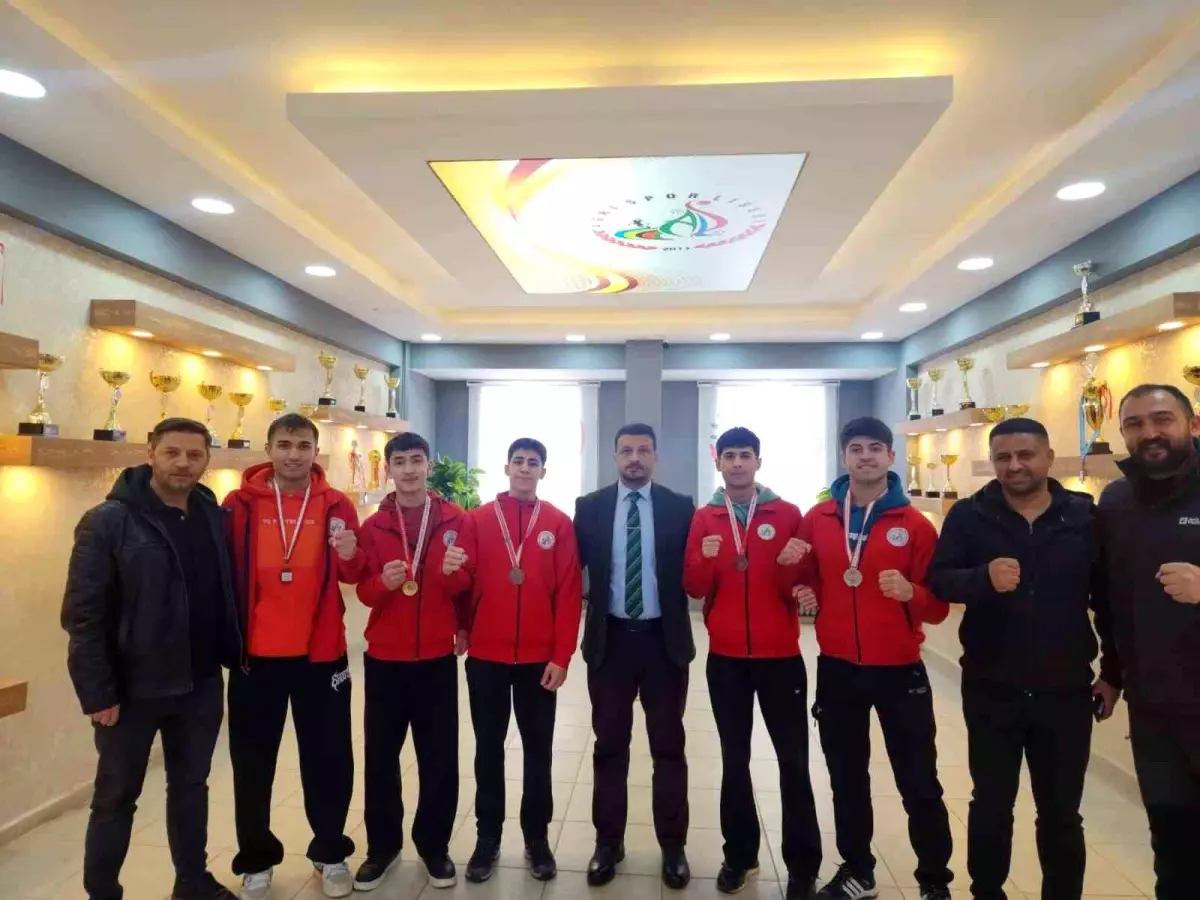 Ağrı\'dan Halterde Türkiye Başarıları