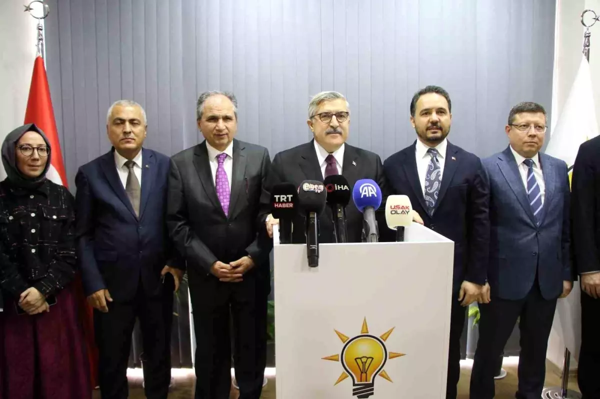 Yayman Uşak\'ta: \'AK Parti Sessiz Devrimlerin Partisi\'