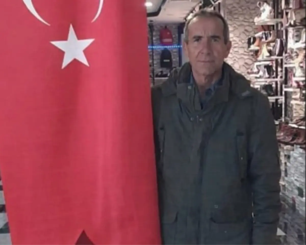 Babasını 12 bıçak darbesiyle öldürdü! Ekiplere söyledikleriyle kan dondurdu