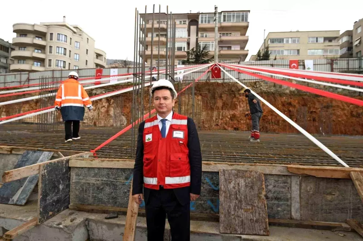 Başkan Aydın\'dan Osmangazi\'ye çifte hizmet