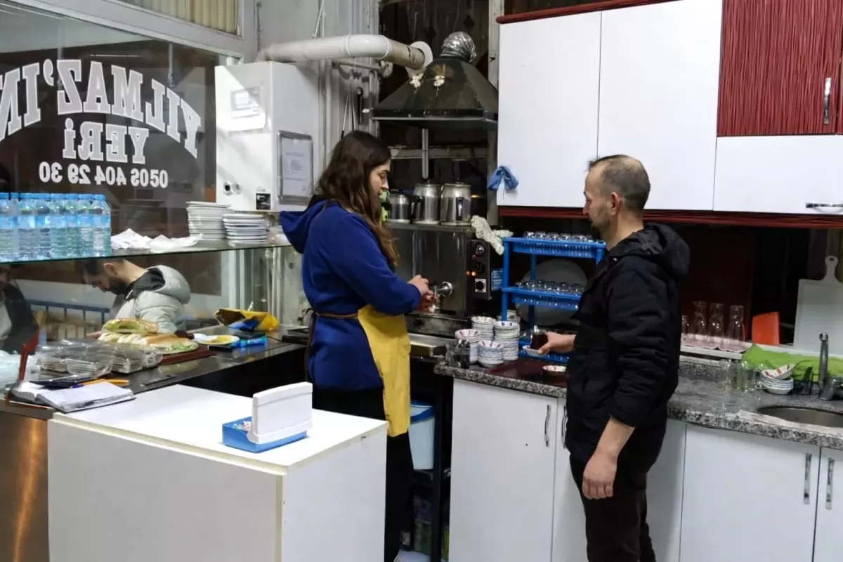 Kadın Eliyle Değişen Kıraathane