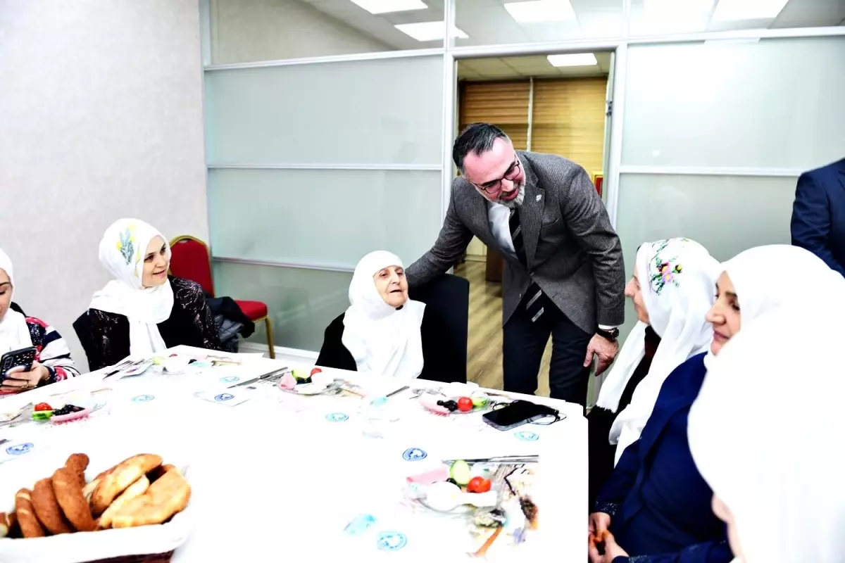 Derekızıklı kadınlardan Mihalgazi\'ye destek