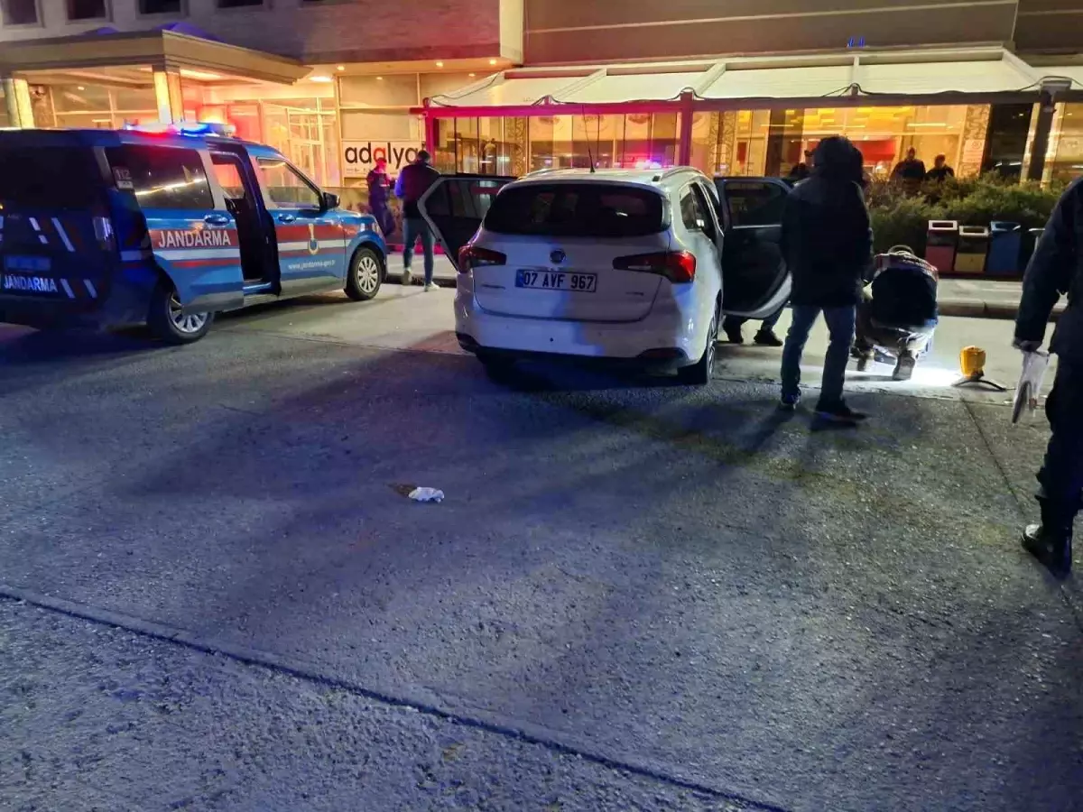 Afyonkarahisar\'da Araçta Ceset Bulundu