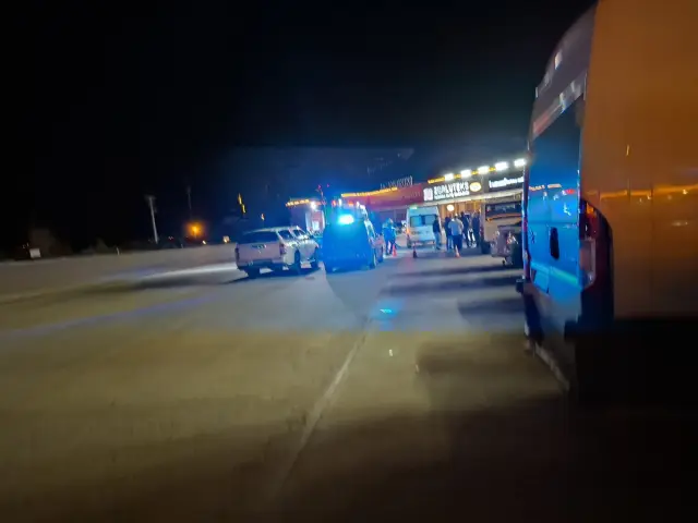 Dinlenme tesisinde 5 gündür park halinde olan otomobilden ceset çıktı Dinlenme tesisinde 5 gündür park halinde olan otomobilden ceset çıktı