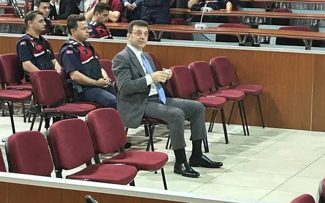 Ekrem İmamoğlu 'diplomada sahtecilik' davasında bir kez daha hakim karşısına çıktı Ekrem İmamoğlu 'diplomada sahtecilik' davasında bir kez daha hakim karşısına çıktı
