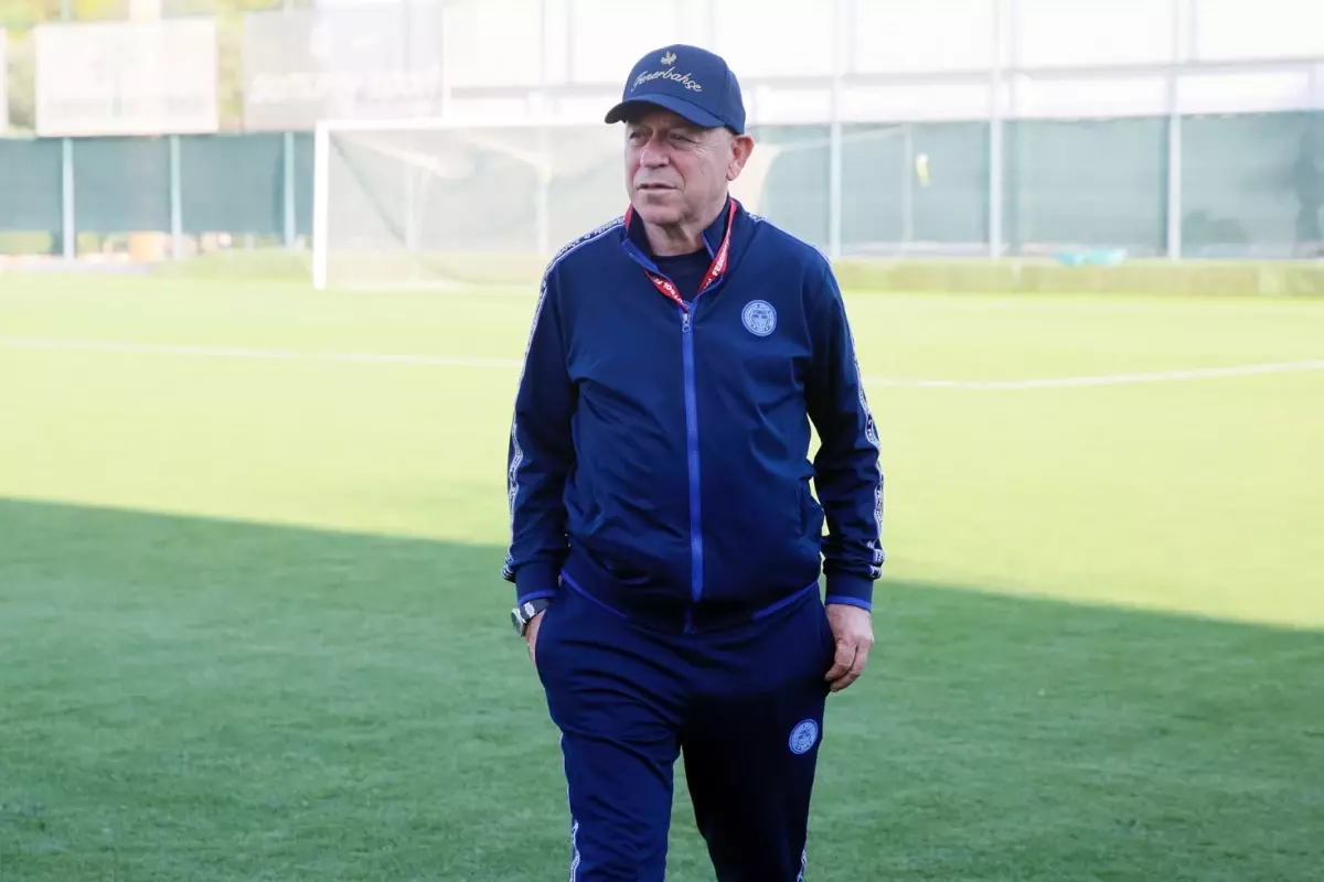 Fenerbahçe, Altyapı Koordinatörü Sedat Karabük ile yollarını ayırdı