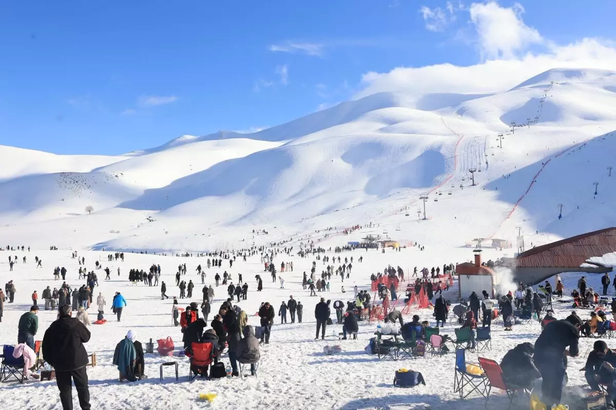 Hesarek Kayak Merkezi\'nde Yoğunluk