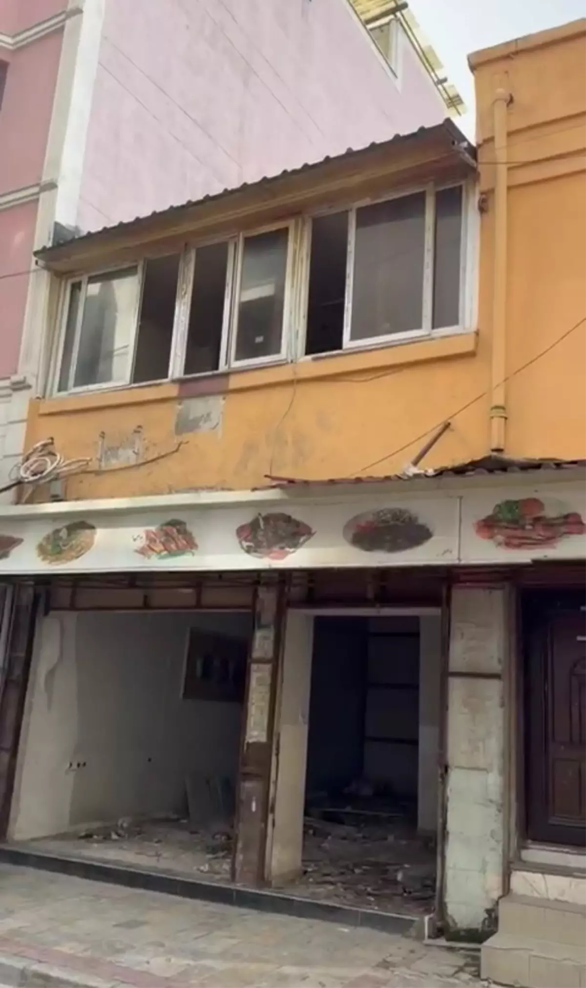 İzmir\'de Silahlı Saldırı: 1 Ağır Yaralı