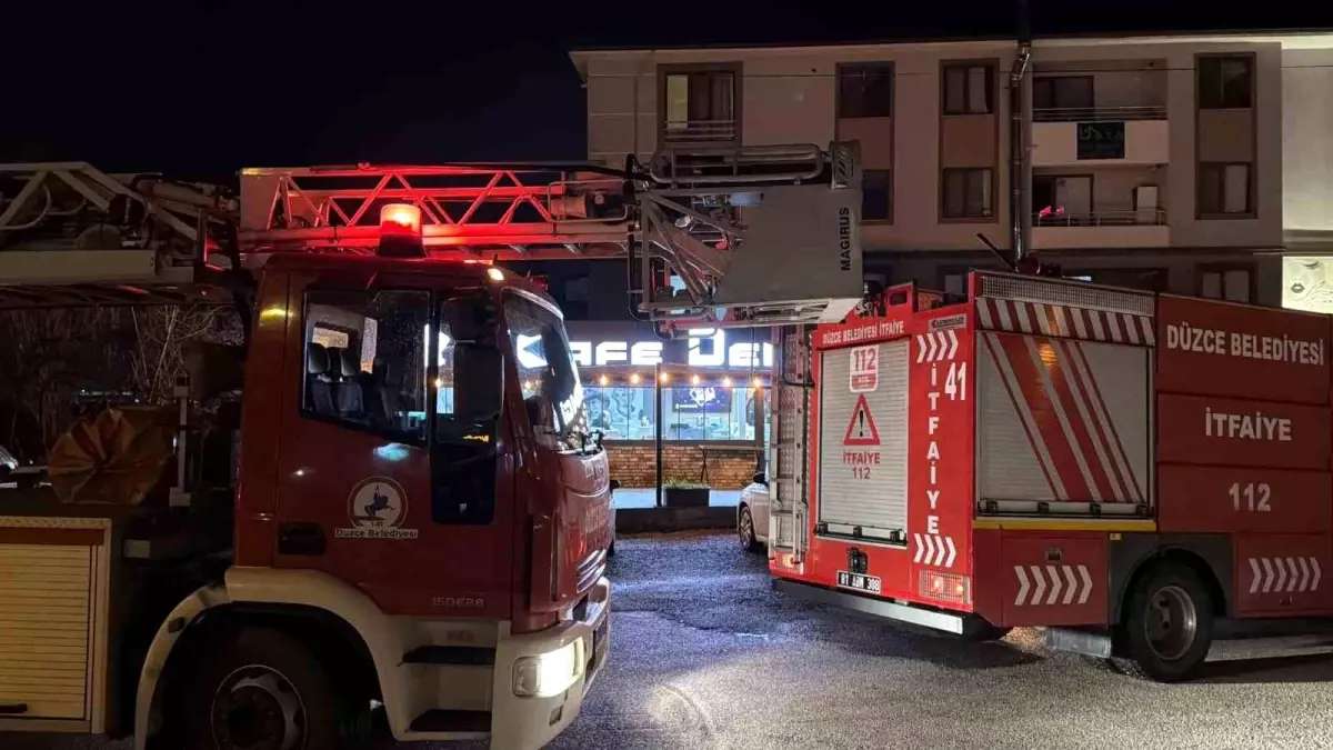 Düzce\'de Kafeteryada Yangın Tehlikesi