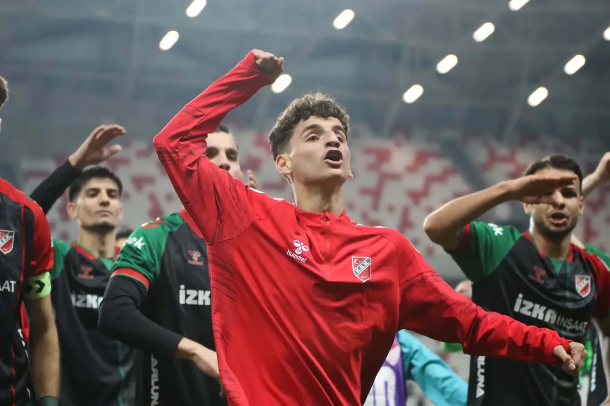 Karşıyaka\'dan Fenerbahçe\'ye İlk Transfer