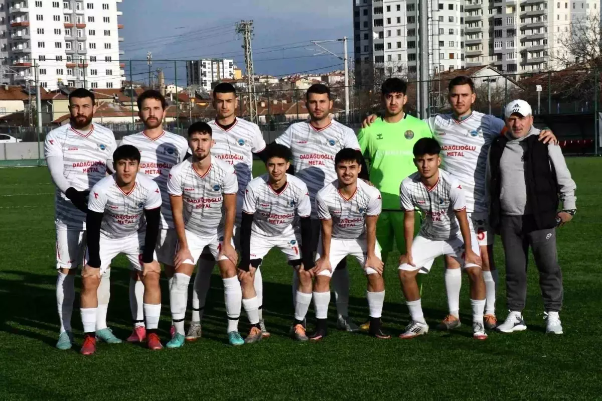 Kayseri Şekerspor Liderliğini Sürdürdü