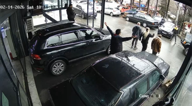 Maslak'ta eski ortağının iş yerini silahla bastı; tehdit edip soyundu Maslak'ta eski ortağının iş yerini silahla bastı; tehdit edip soyundu