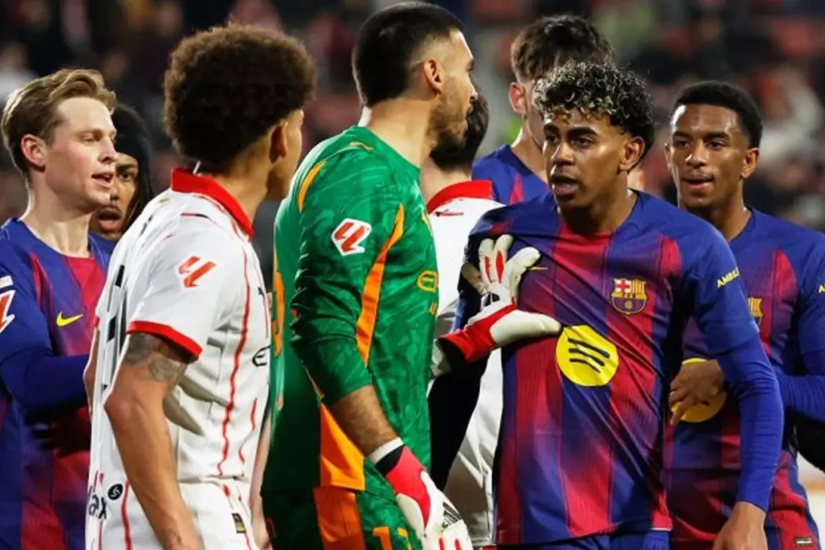 Barcelona\'ya derbide büyük şok! Koltuğunu kaybetti