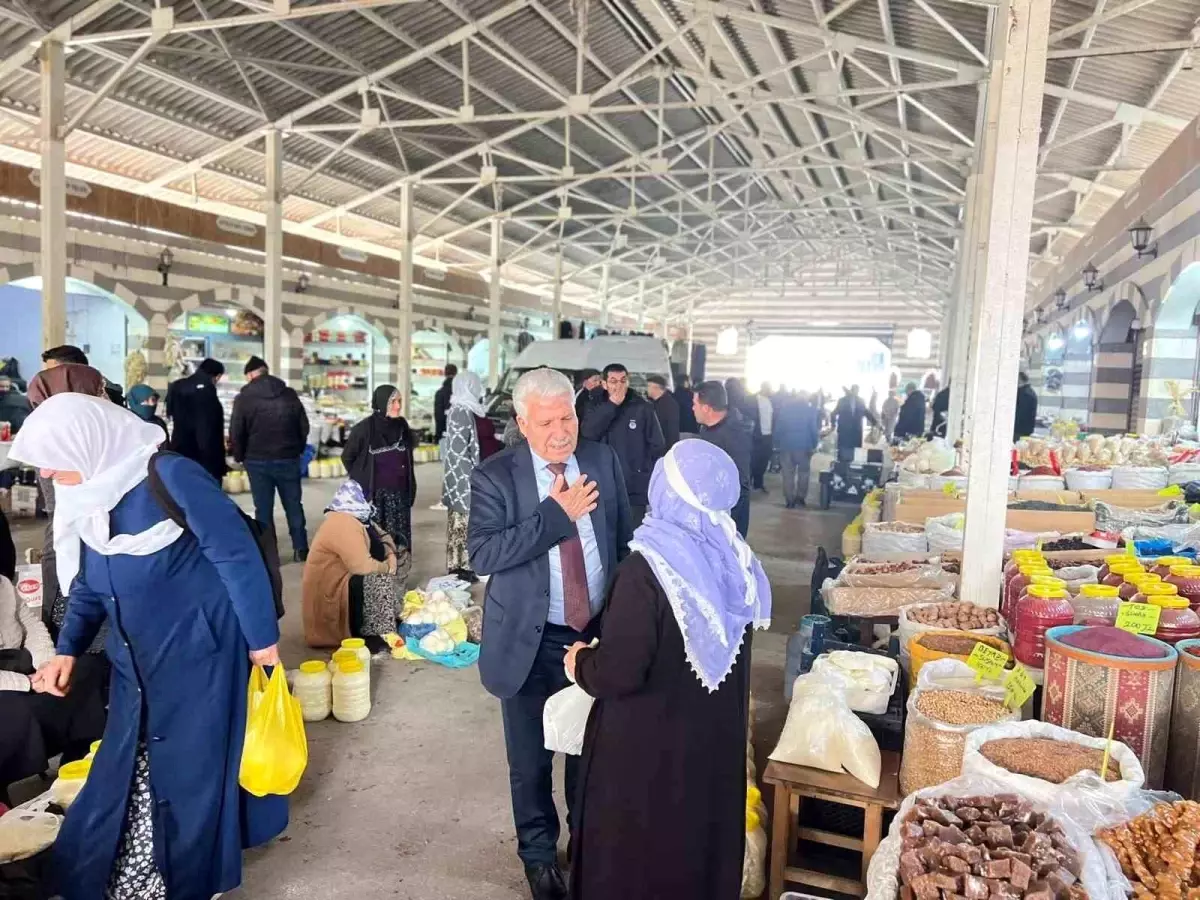 Başkan Karamehmetoğlu, esnaf ve vatandaşlarla bir araya geldi