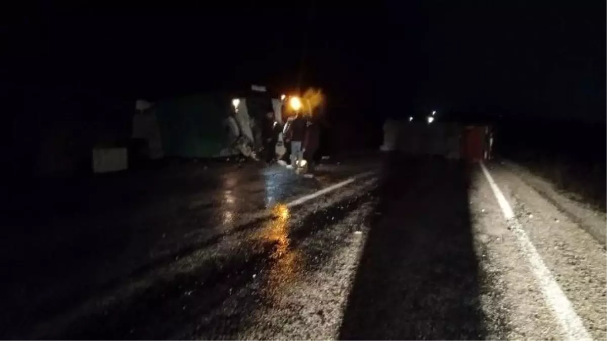 Çanakkale\'de İtfaiye Aracı Kaza Yaptı