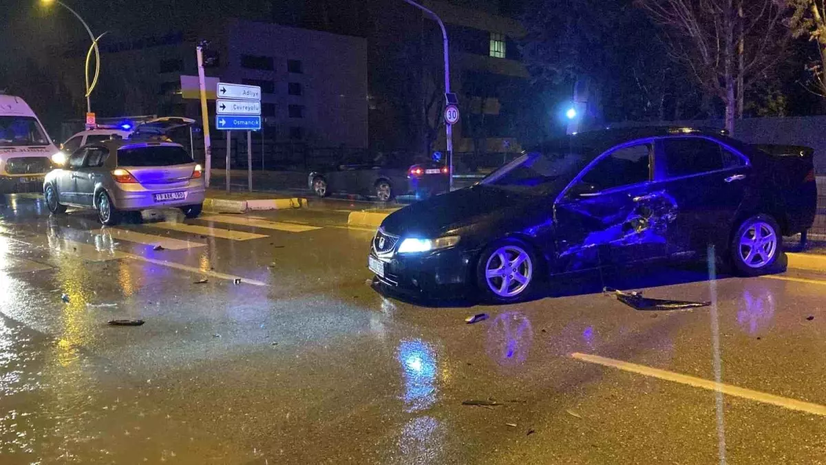 Çorum\'da Trafik Kazası: Anne ve Oğlu Yaralandı