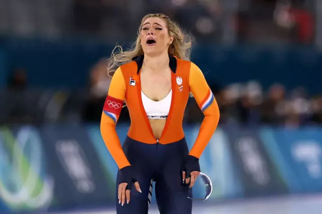 Fermuarını açtı 1 milyon dolar kazandı Fermuarını açtı 1 milyon dolar kazandı