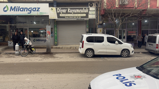 Gaziantep'te silahlı, maskeli ve biber gazlı kuyumcu soygunu: 1 kilo altın çalan 2 soyguncu yakalandı
