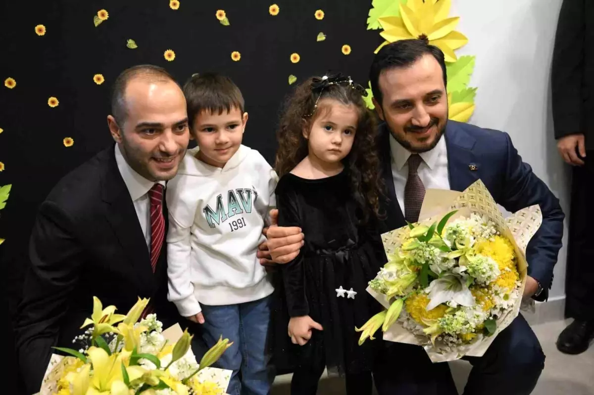 Gaziosmanpaşa\'da Anne, Çocuk Merkezi ve Kafesi açıldı