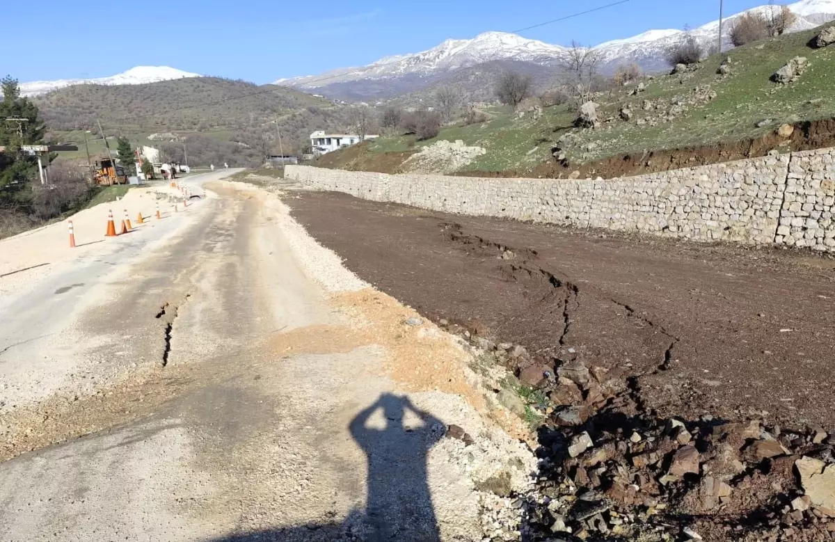 Adıyaman\'da Heyelan: Yol Kontrol Altında