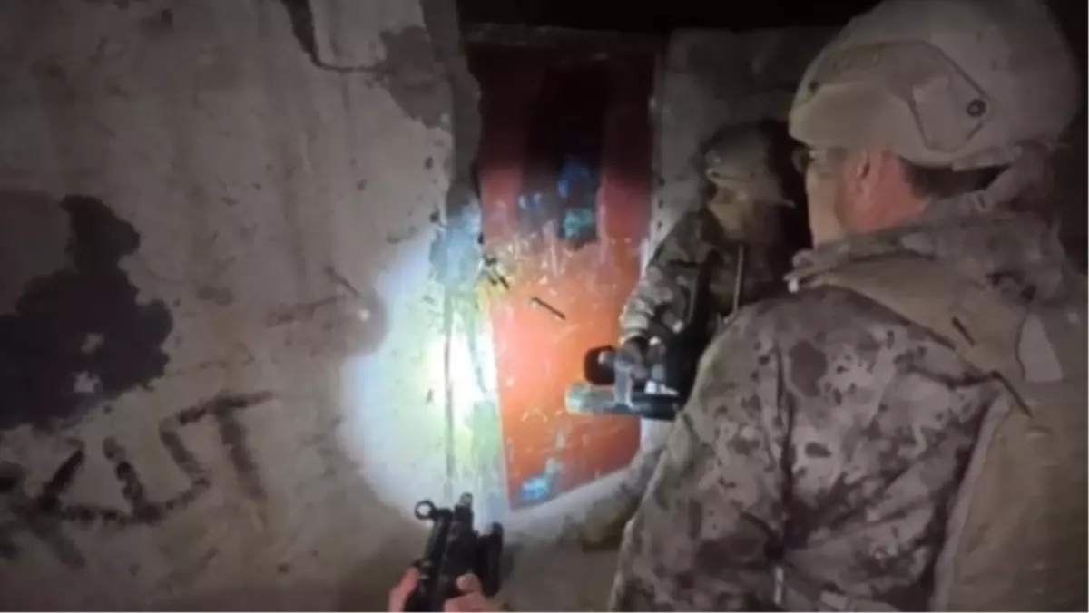 FETÖ/PDY\'ye Operasyon: 70 Gözaltı