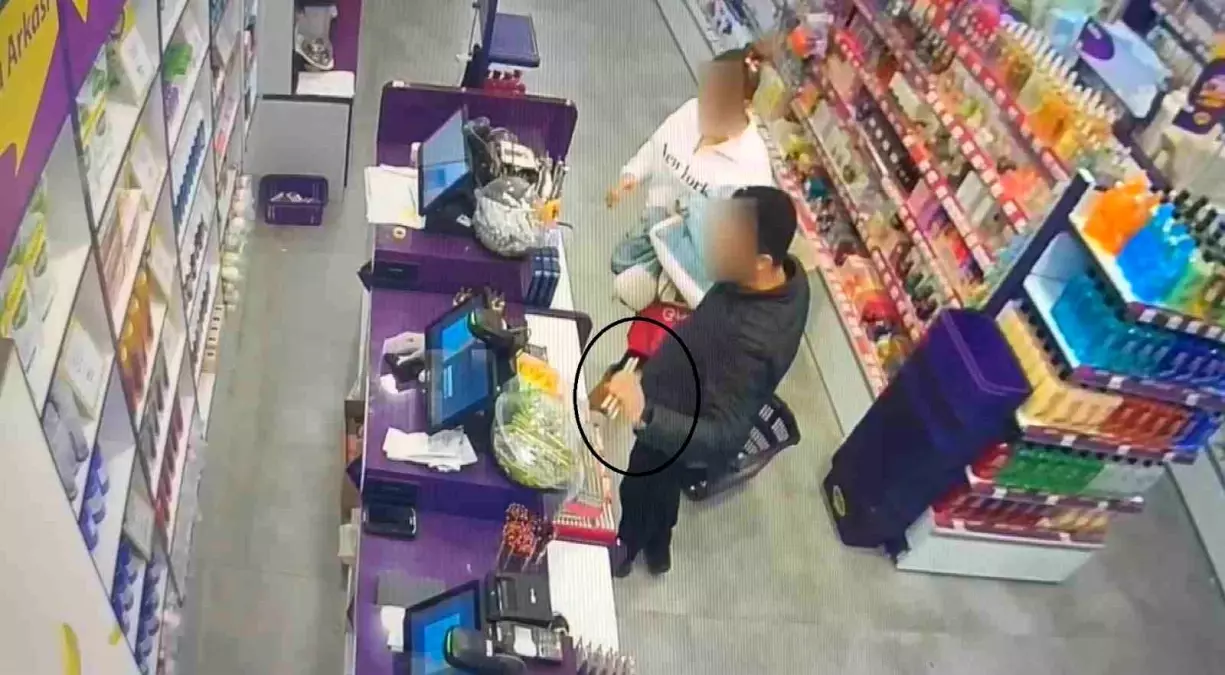 Aile Üç Mağazadan Milyonluk Hırsızlık Yaptı