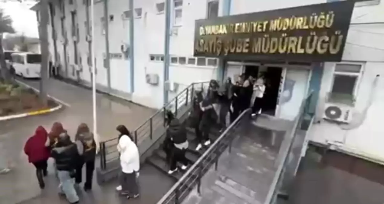 Masaj salonu görünümlü fuhuş ağına baskın! Hesaplarından çıkan para inanılmaz